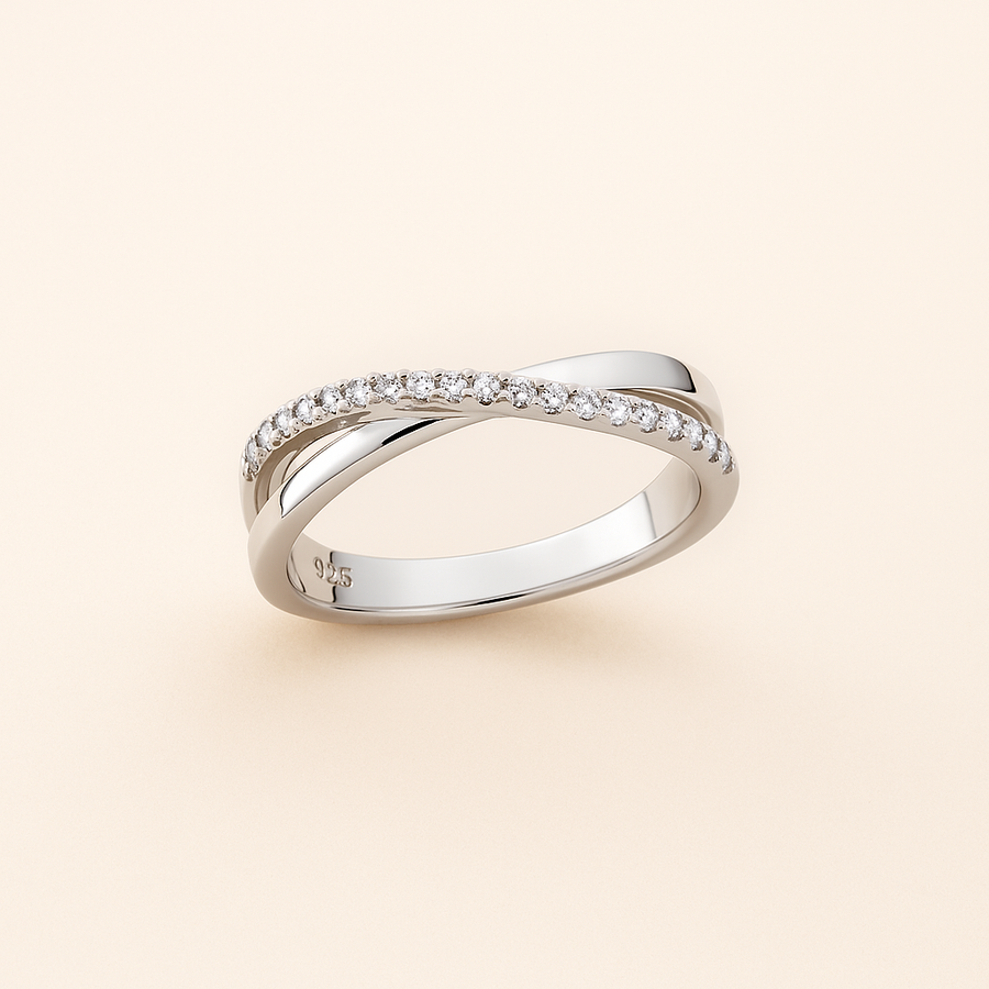 Custom Jewelry on a Budget: How to Get a Stunning Piece Without Overspending