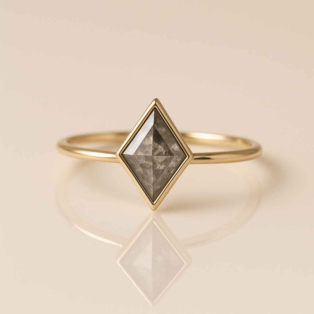 Salt & Pepper Kite Ring