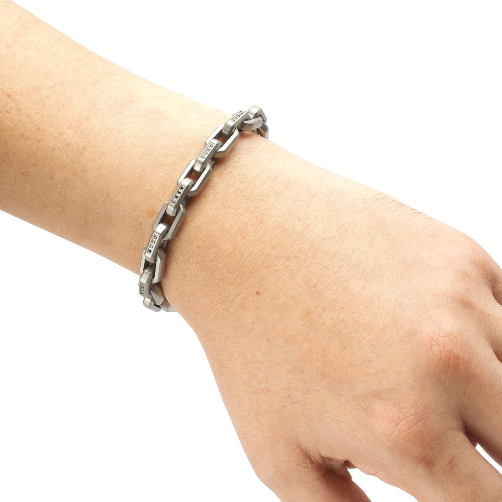 8mm Matte Finish Stainless Steel Faceted Interlock Link Chain Bracelet with 1mm Black Spinel