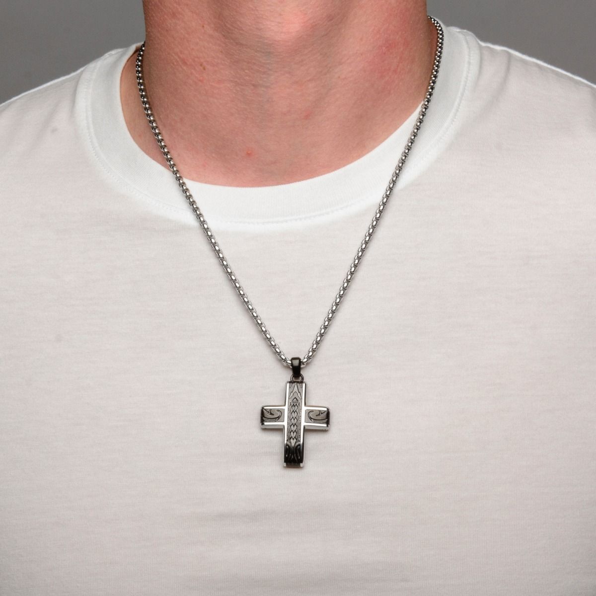 Hollis Bahringer Cross Pendant With Chain (hbssp1504crnk1)